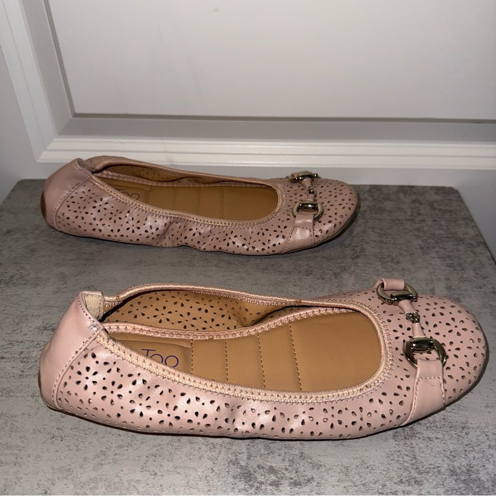 Me Too Light Pink Flats Size 6.5 - Picture 2 of 7
